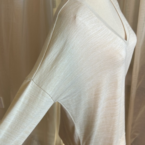 Banana Republic Oatmeal Cream V-Neck Long sleeve Shirt Sz XS - Picture 4 of 7